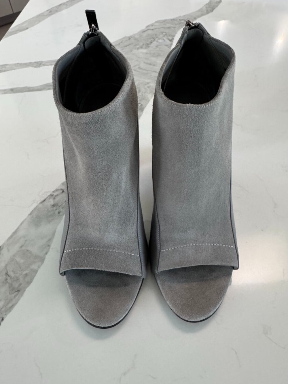 Vince "Boyard"Two Tone peep Toe Booties Gray sz 8/ Eu 39 Leather and Suede